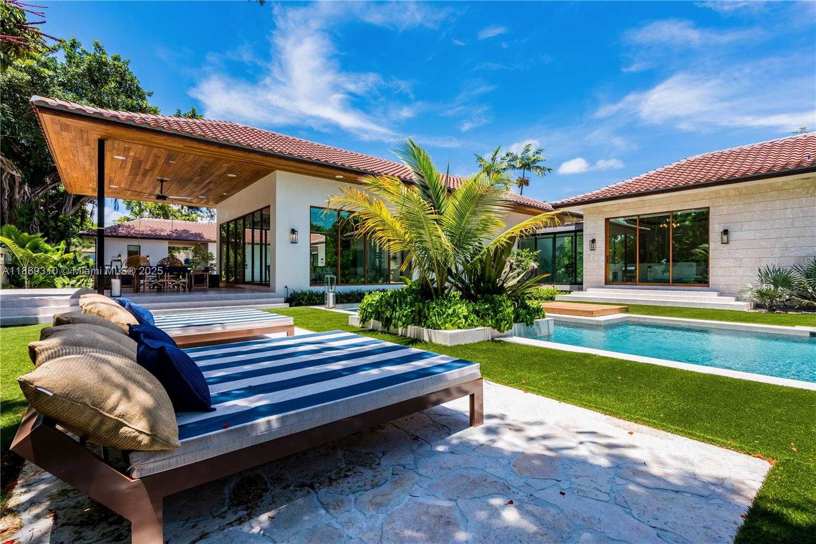 Small Image of 864 NORTH EAST 84TH ST, Miami Number 7
