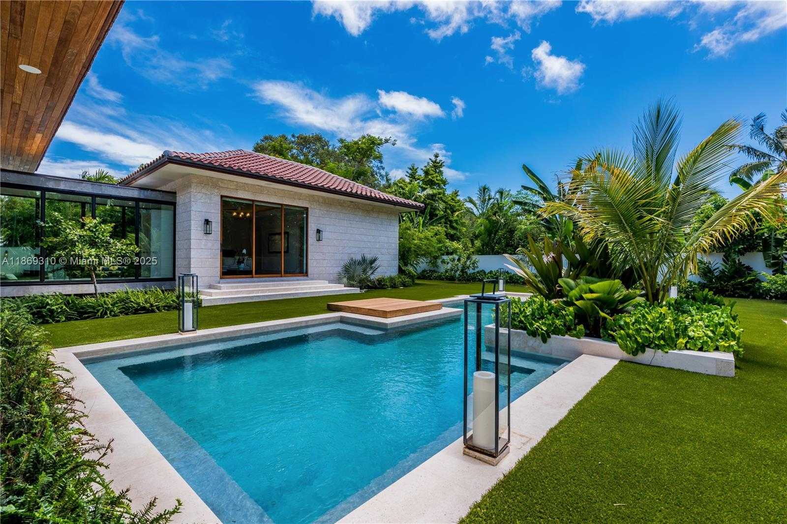 Small Image of 864 NORTH EAST 84TH ST, Miami Number 8