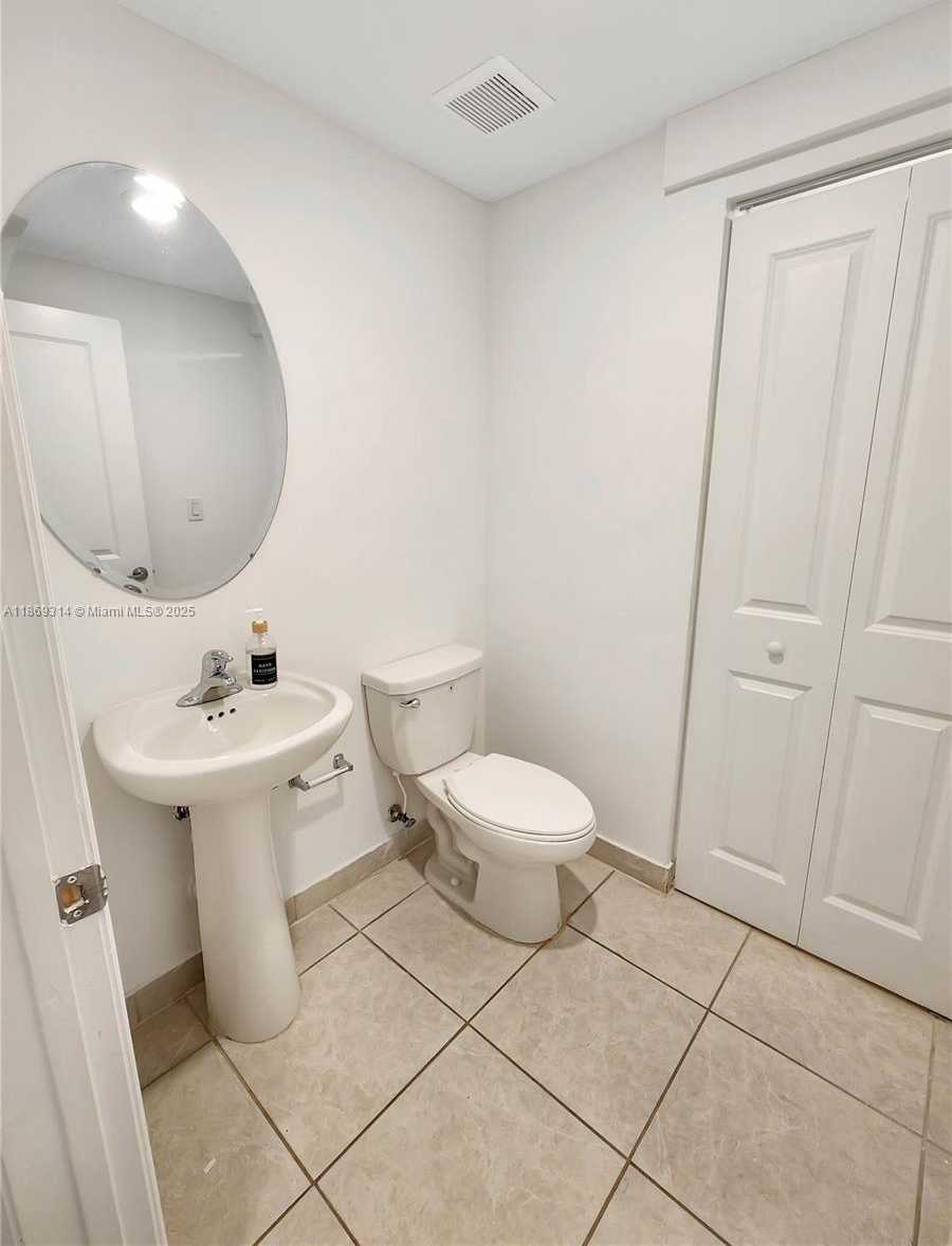 Small Image of 1401 SOUTH EAST 27TH TER, Homestead Number 16