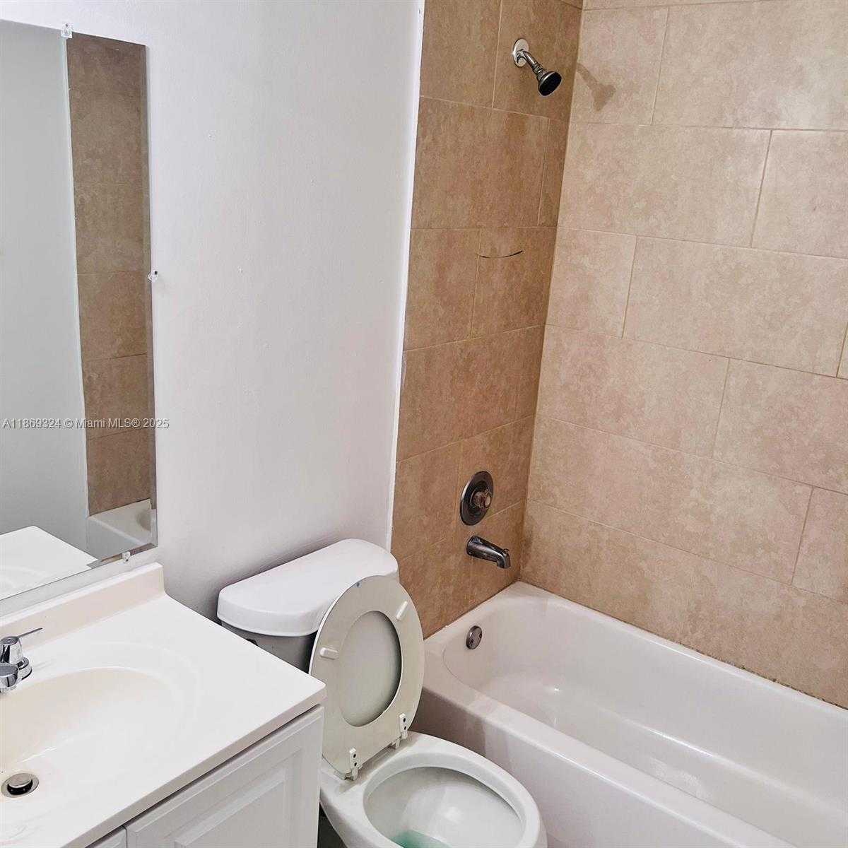 Small Image of 5721 BLUEBERRY CT #125, Lauderhill Number 15