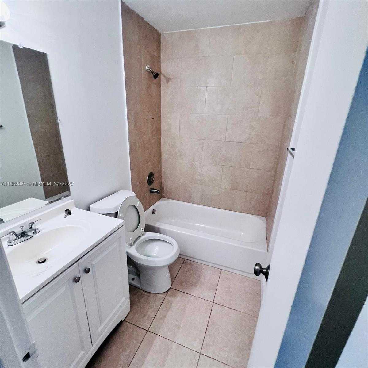 Small Image of 5721 BLUEBERRY CT #125, Lauderhill Number 17
