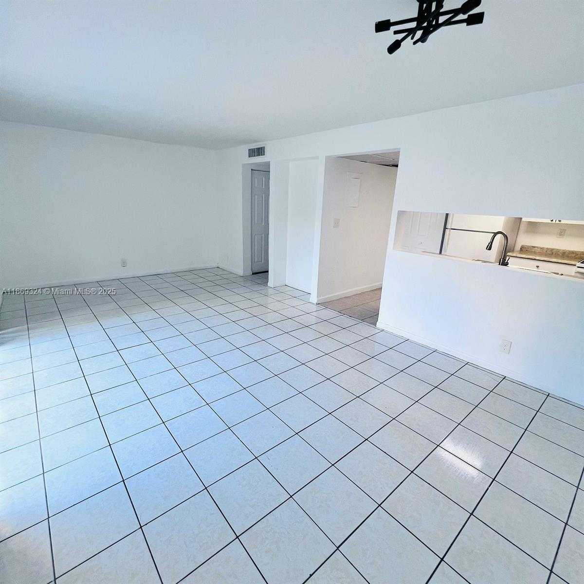 Small Image of 5721 BLUEBERRY CT #125, Lauderhill Number 2