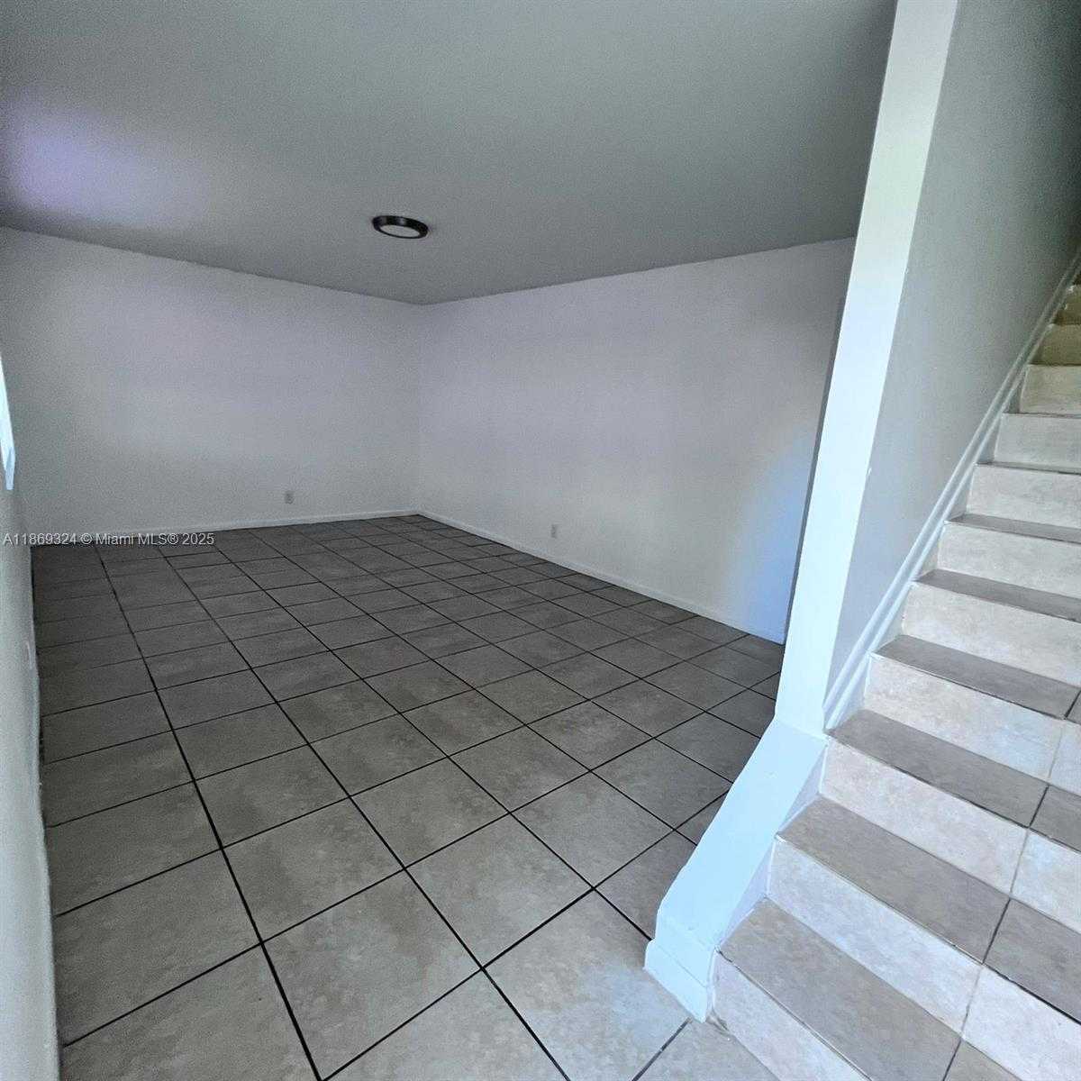 Small Image of 5721 BLUEBERRY CT #125, Lauderhill Number 5