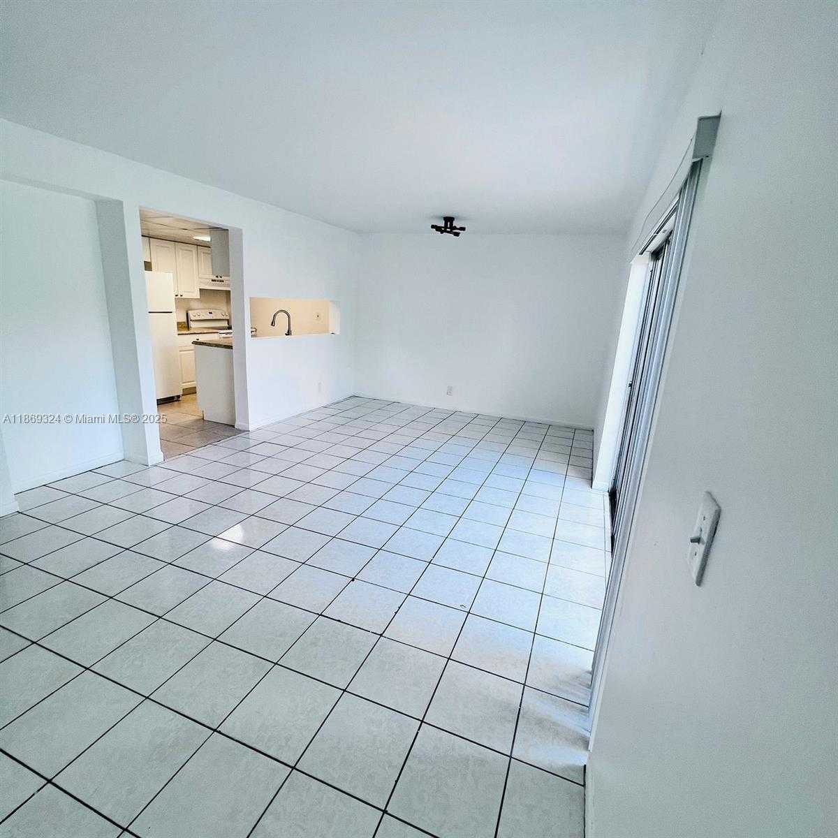 Small Image of 5721 BLUEBERRY CT #125, Lauderhill Number 6