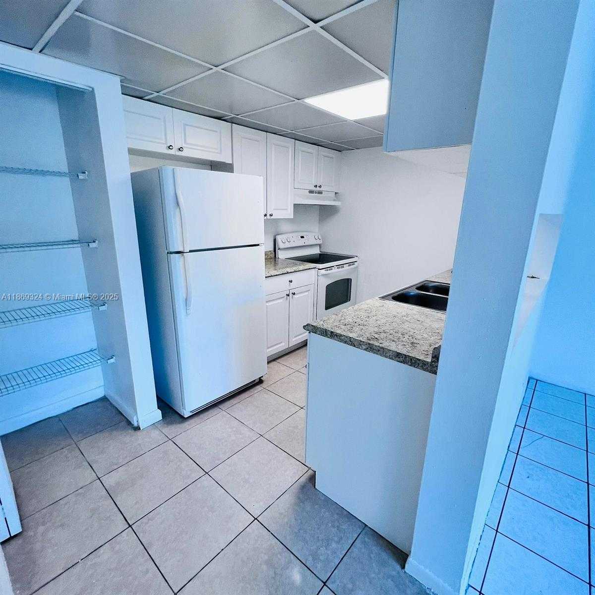 Small Image of 5721 BLUEBERRY CT #125, Lauderhill Number 9