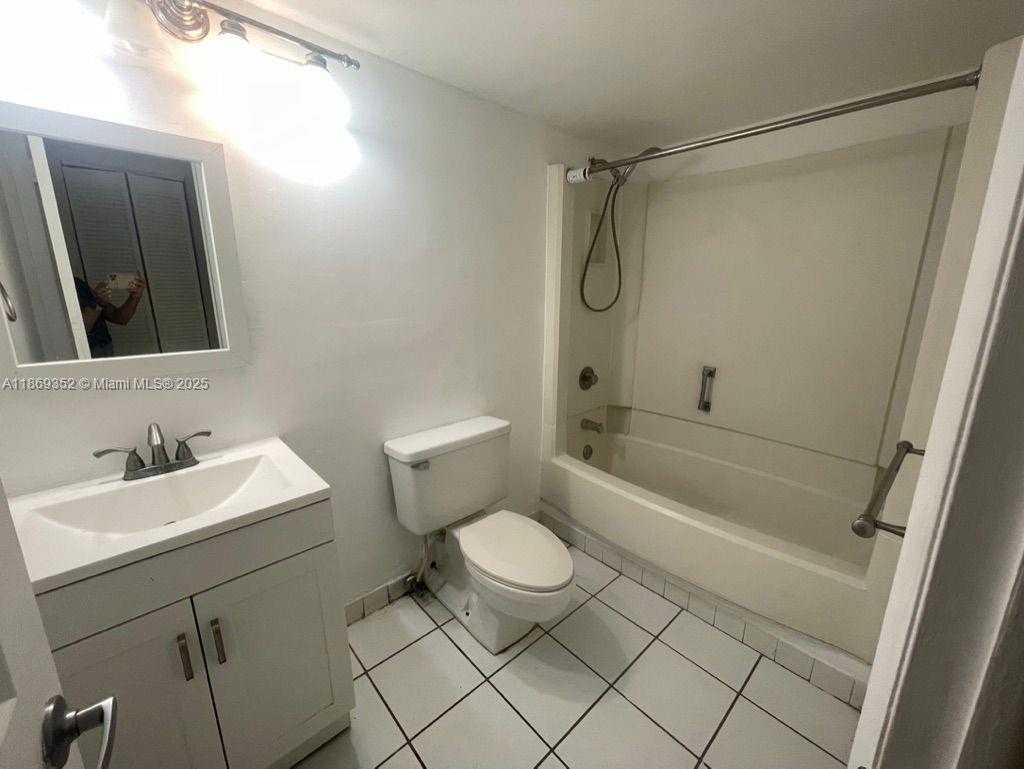 Small Image of 14201 NORTH KENDALL DR #109D, Miami Number 11