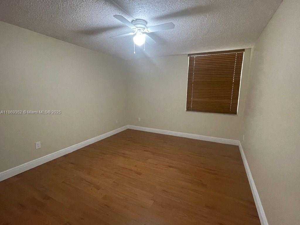 Small Image of 14201 NORTH KENDALL DR #109D, Miami Number 3