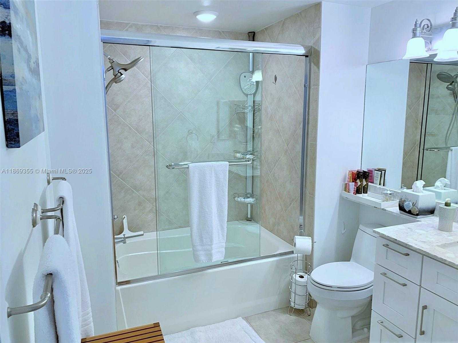 Small Image of 2080 SOUTH OCEAN DRIVE #PH3, Hallandale Beach Number 11