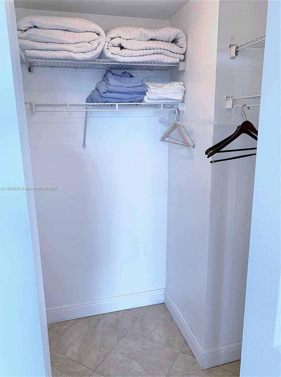 Small Image of 2080 SOUTH OCEAN DRIVE #PH3, Hallandale Beach Number 17