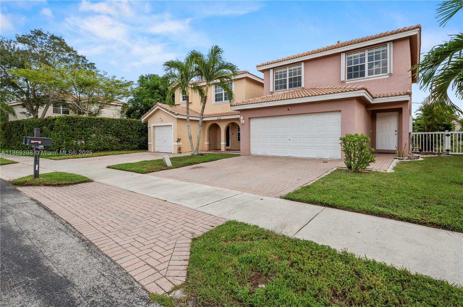 Small Image of 6714 NORTH WEST 39TH LN, Lauderhill Number 2