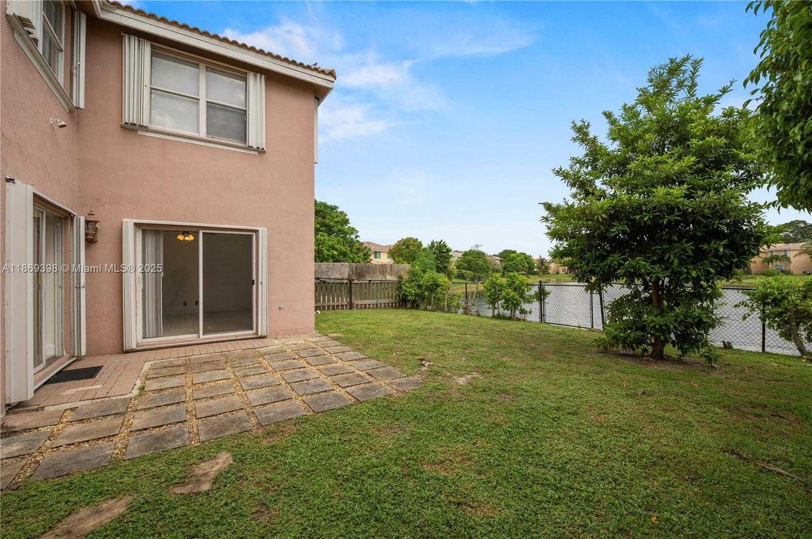 Small Image of 6714 NORTH WEST 39TH LN, Lauderhill Number 25