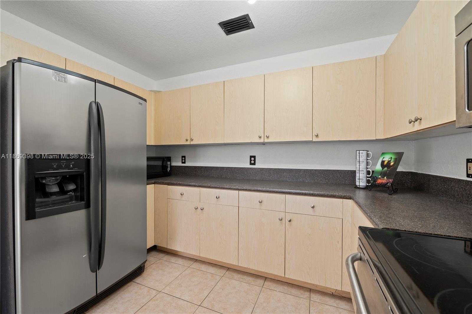 Small Image of 6714 NORTH WEST 39TH LN, Lauderhill Number 7
