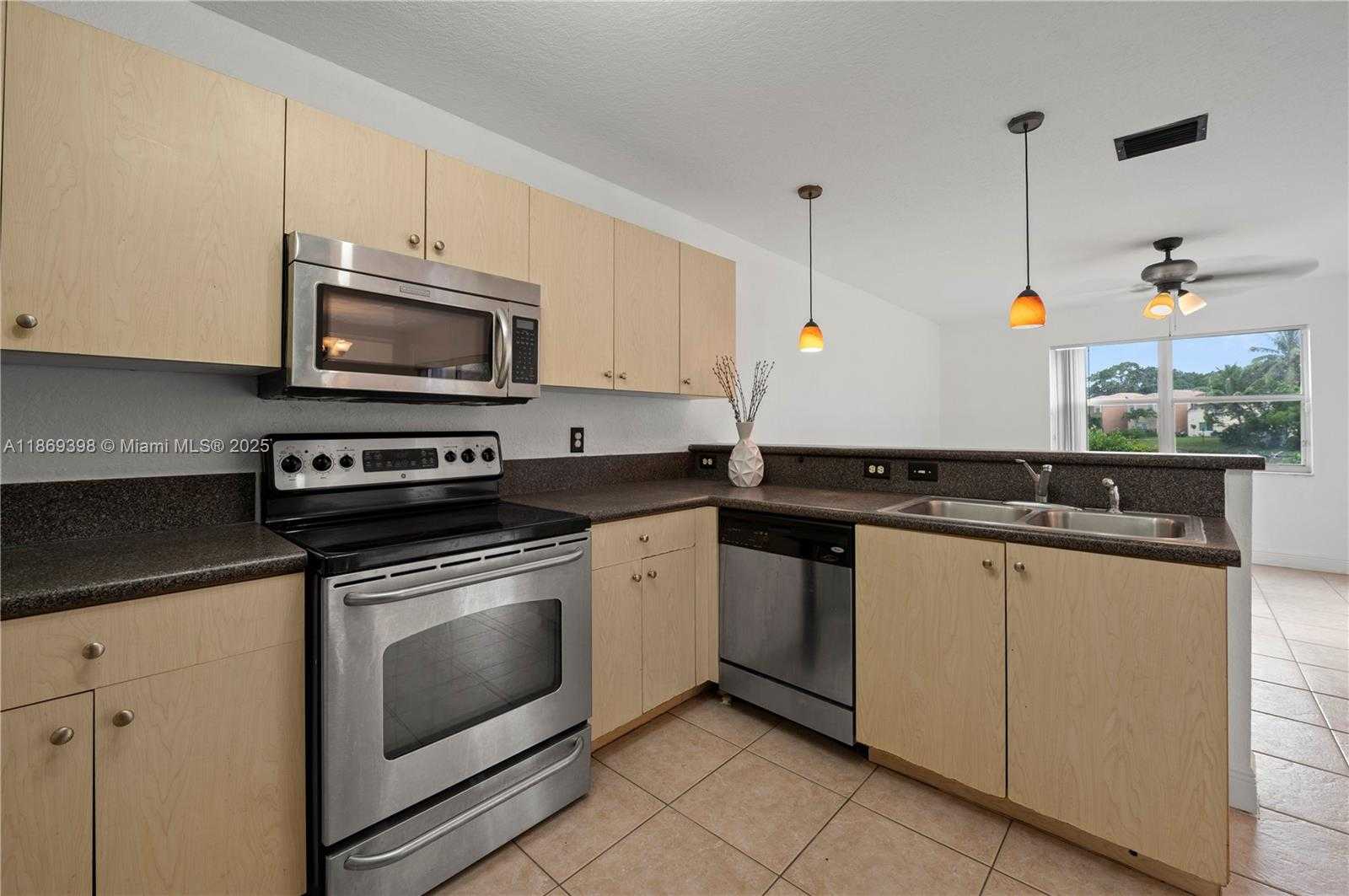 Small Image of 6714 NORTH WEST 39TH LN, Lauderhill Number 8