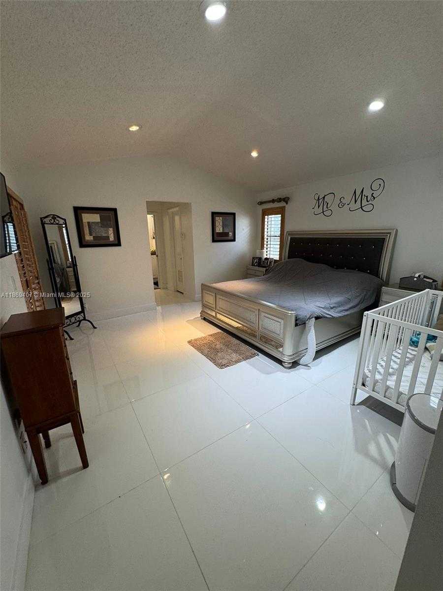 Small Image of 260 NORTH WEST 121ST TER #NA, Coral Springs Number 4