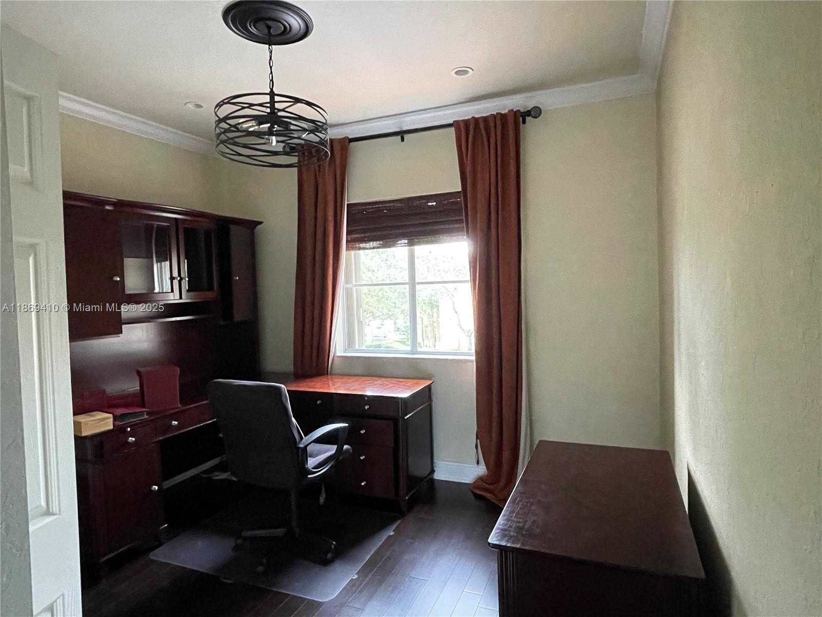 Small Image of 15471 SOUTH WEST 30TH ST, Miami Number 33