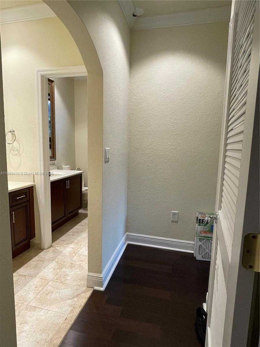 Small Image of 15471 SOUTH WEST 30TH ST, Miami Number 34