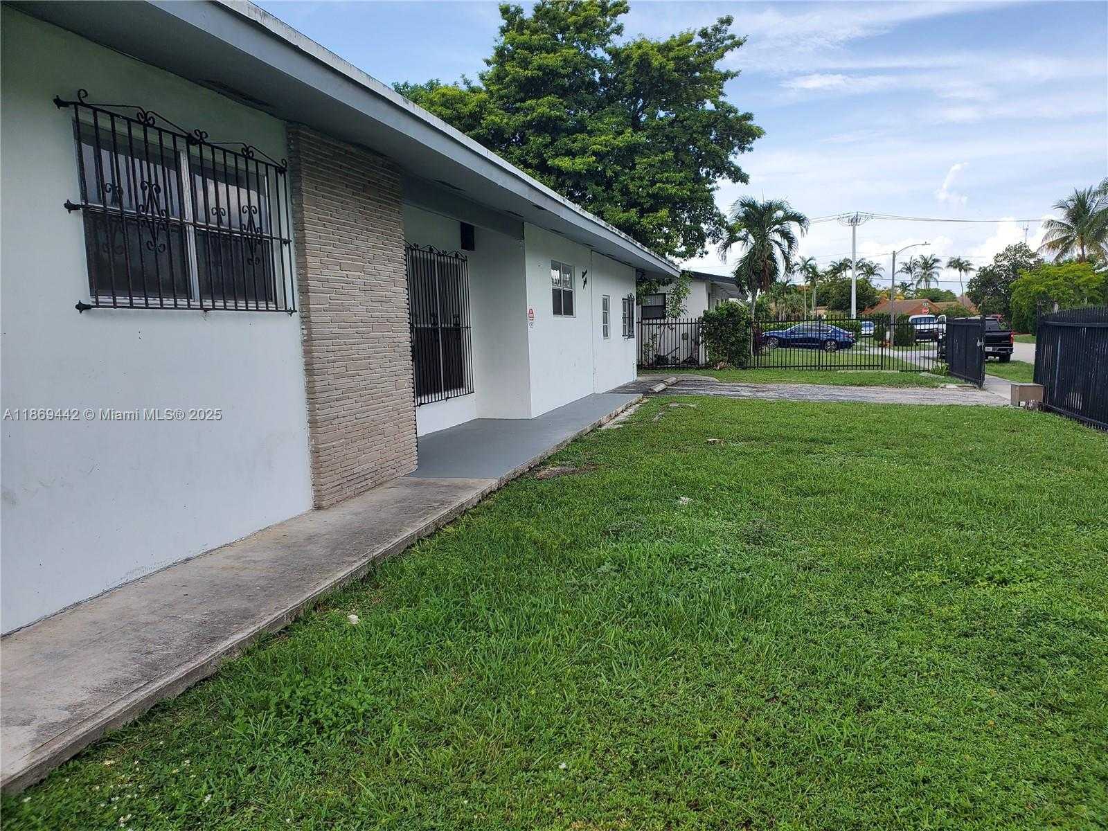 Small Image of 1160 NORTH EAST 200TH TER, Miami Number 3
