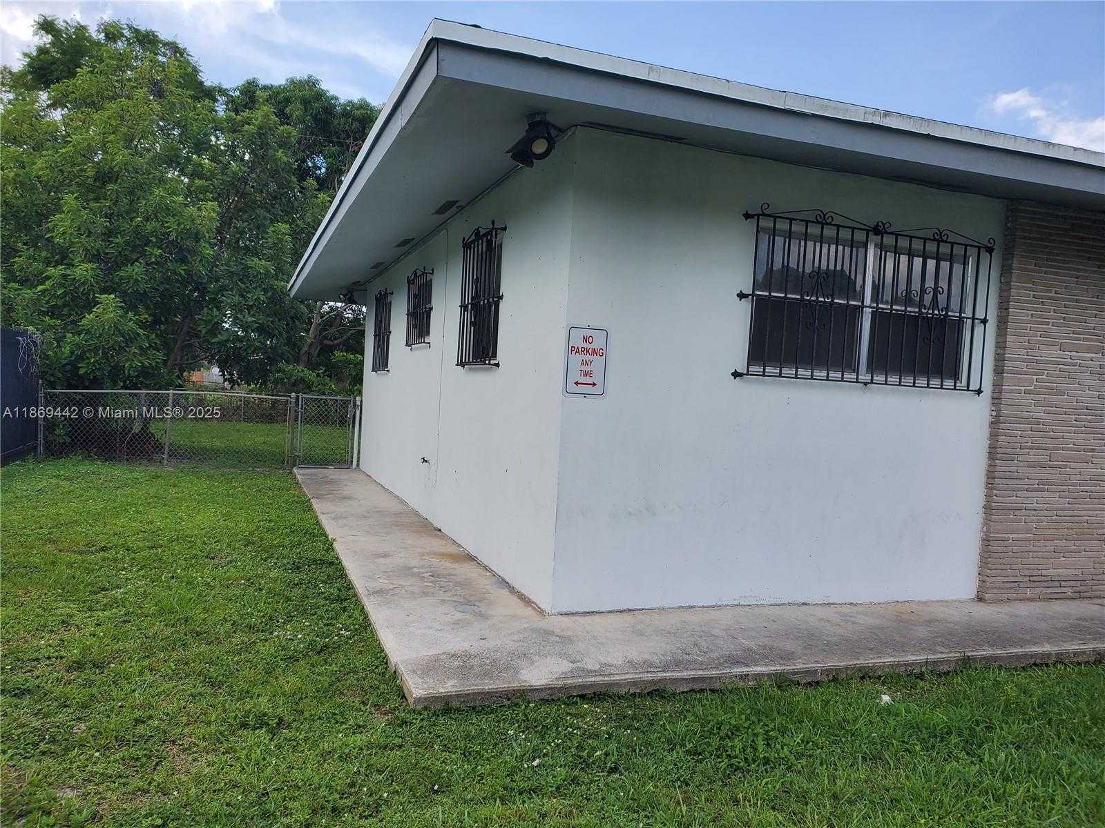 Small Image of 1160 NORTH EAST 200TH TER, Miami Number 4