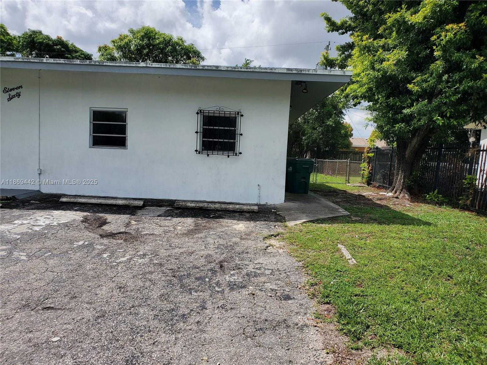 Small Image of 1160 NORTH EAST 200TH TER, Miami Number 5