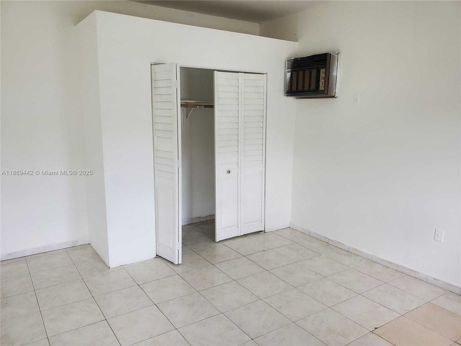 Small Image of 1160 NORTH EAST 200TH TER, Miami Number 8