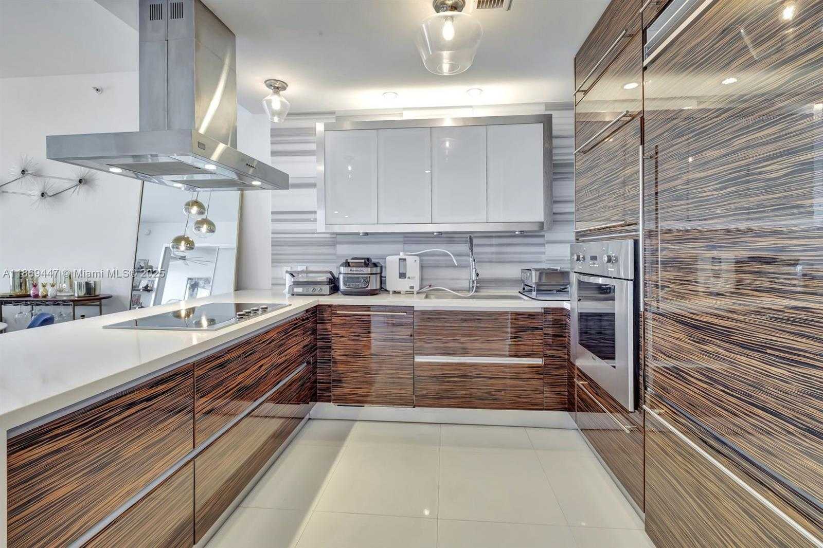 Small Image of 1100 BISCAYNE BLVD #4002, Miami Number 13