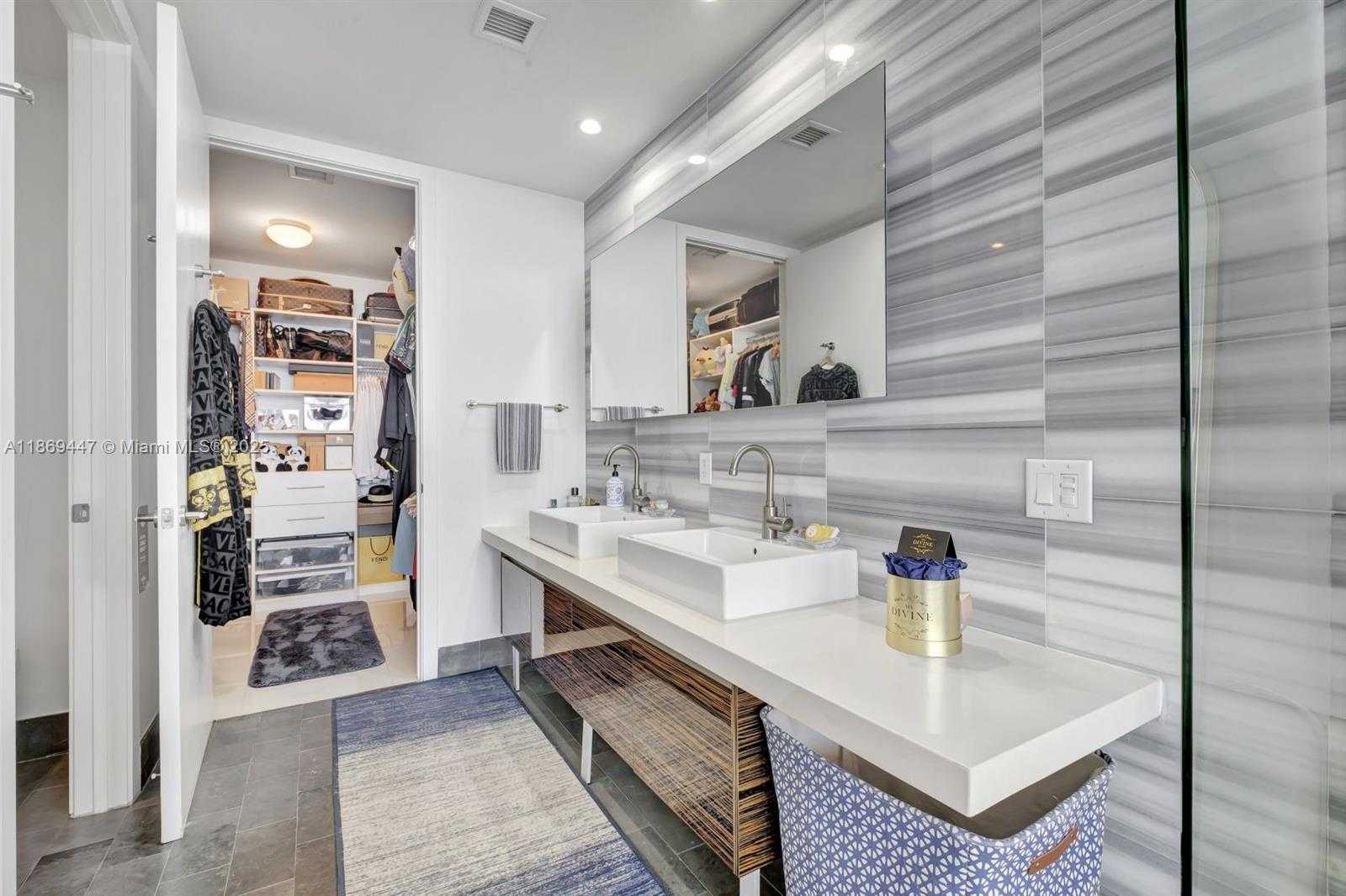 Small Image of 1100 BISCAYNE BLVD #4002, Miami Number 25