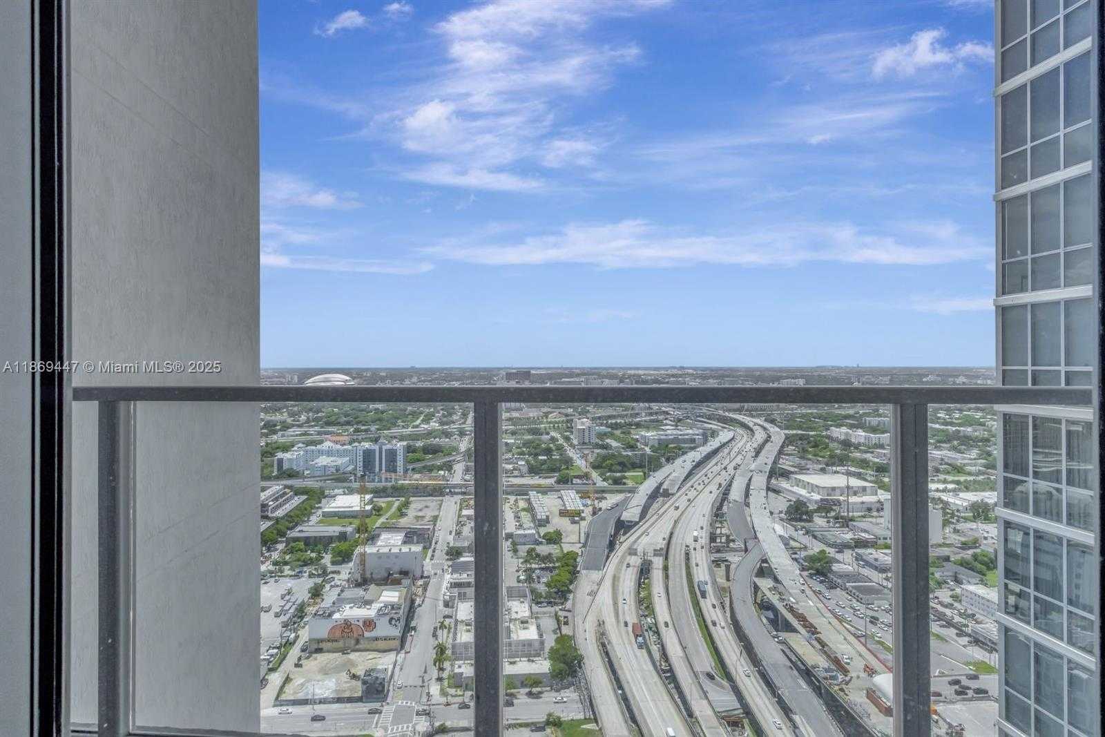 Small Image of 1100 BISCAYNE BLVD #4002, Miami Number 28