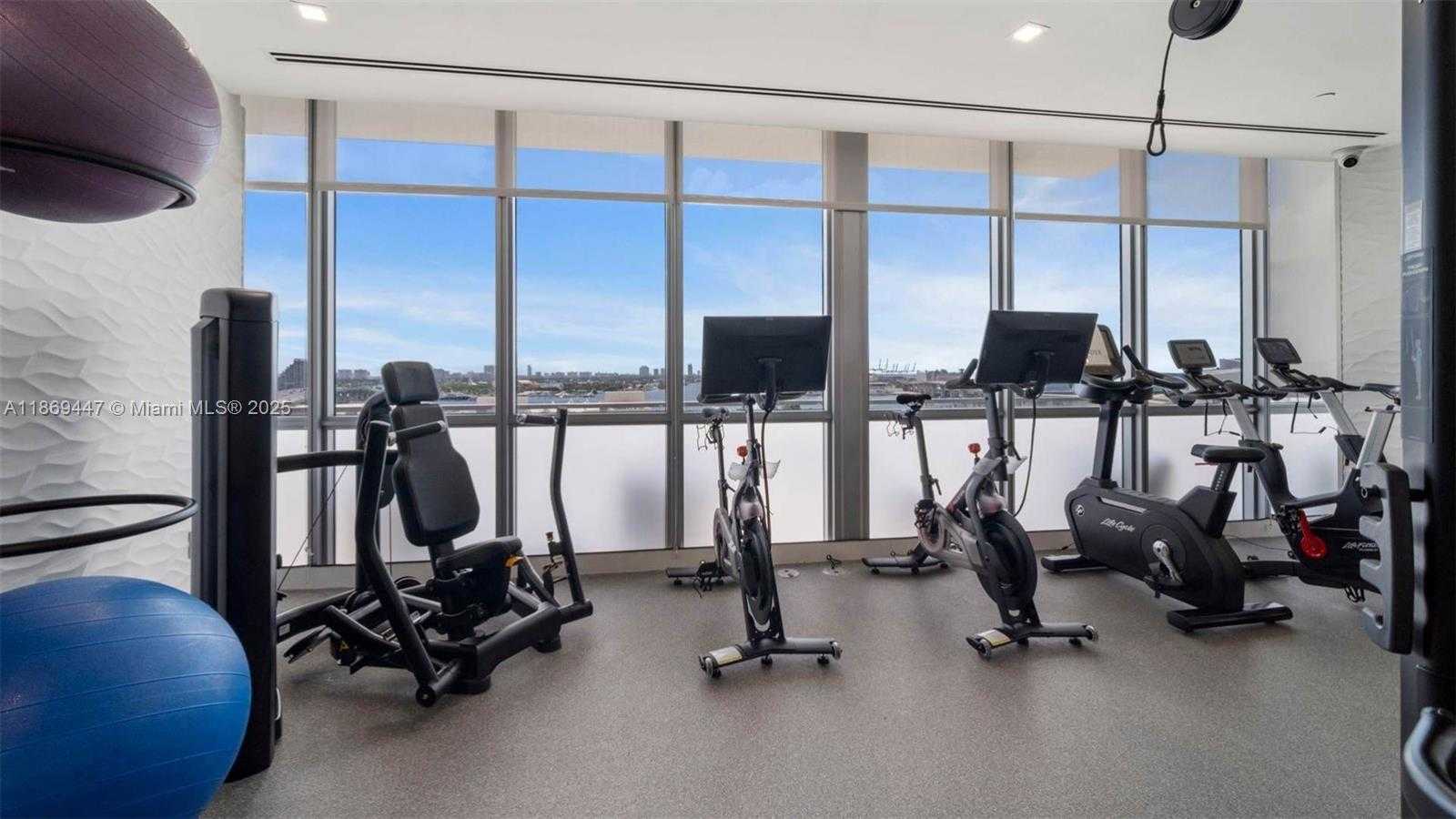 Small Image of 1100 BISCAYNE BLVD #4002, Miami Number 33