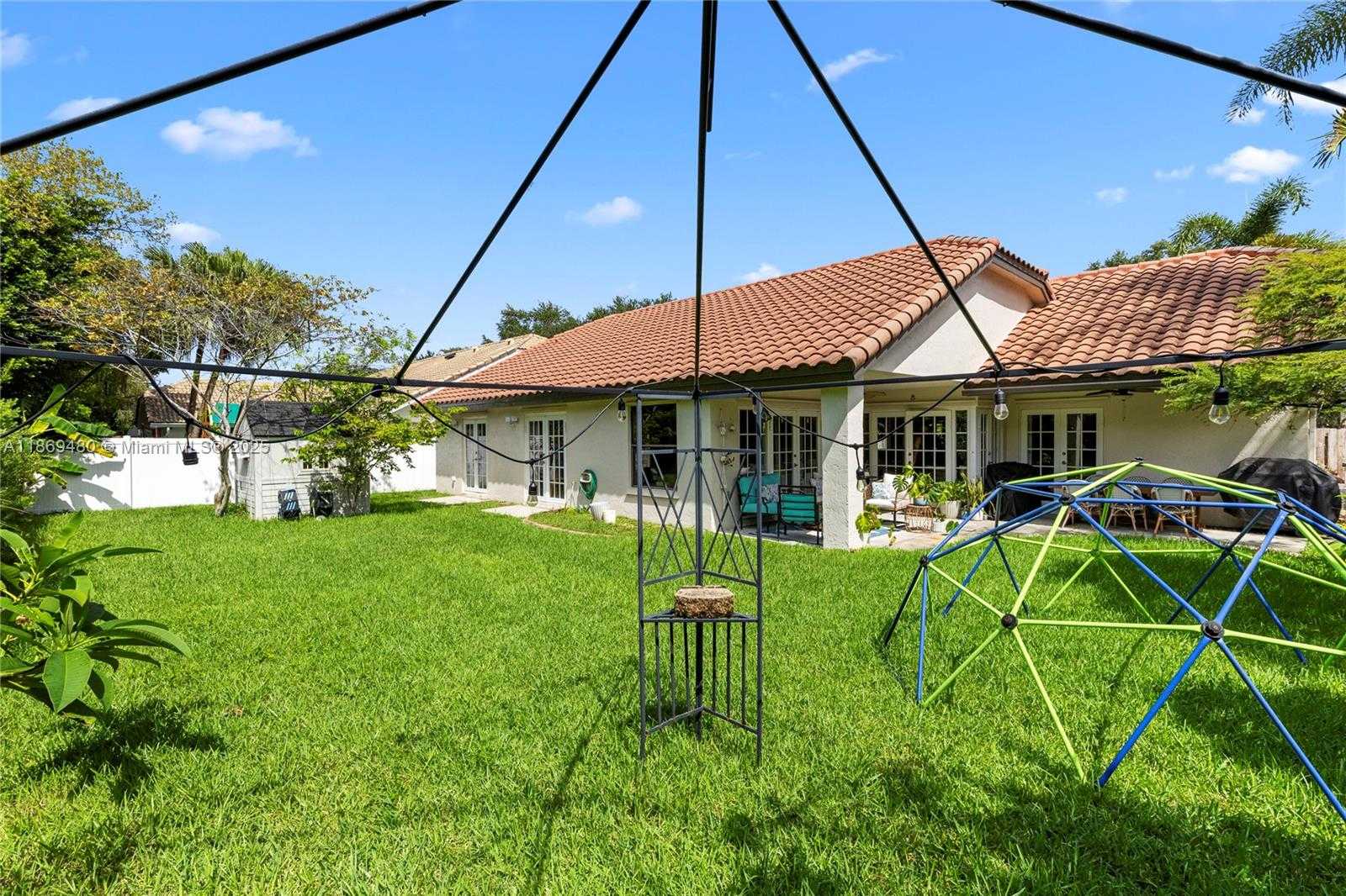 Small Image of 10900 NORTH WEST 18TH CT, Plantation Number 43