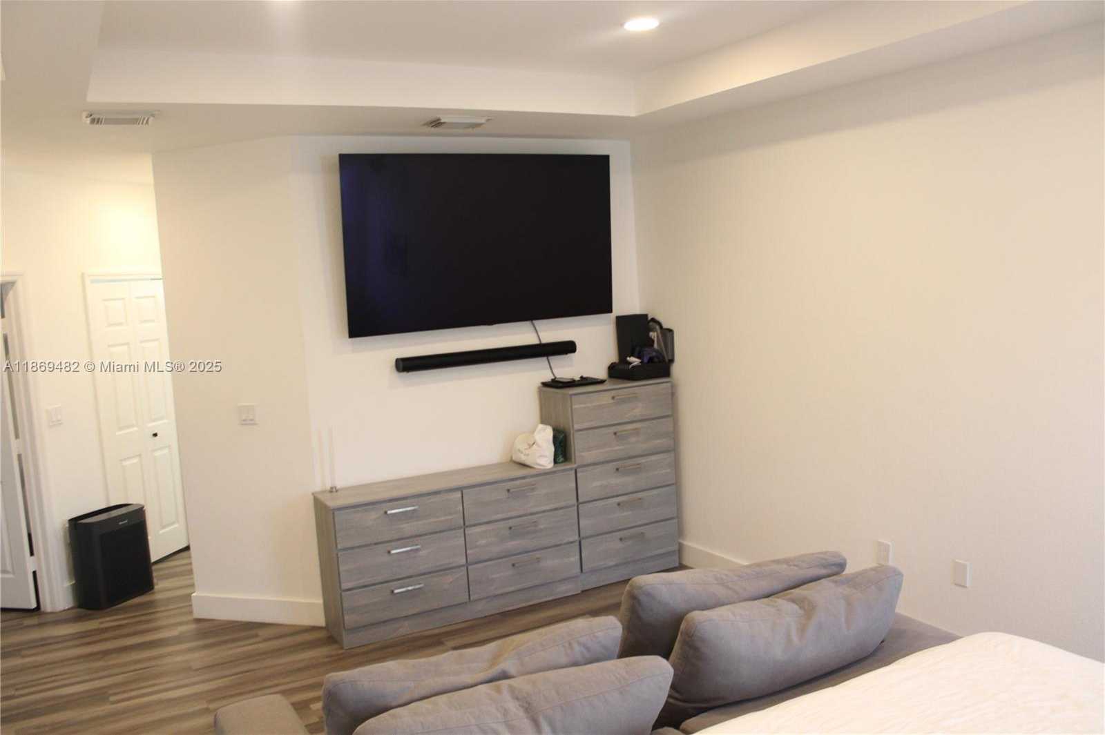 Small Image of 8415 NORTH WEST 108TH PL, Doral Number 15