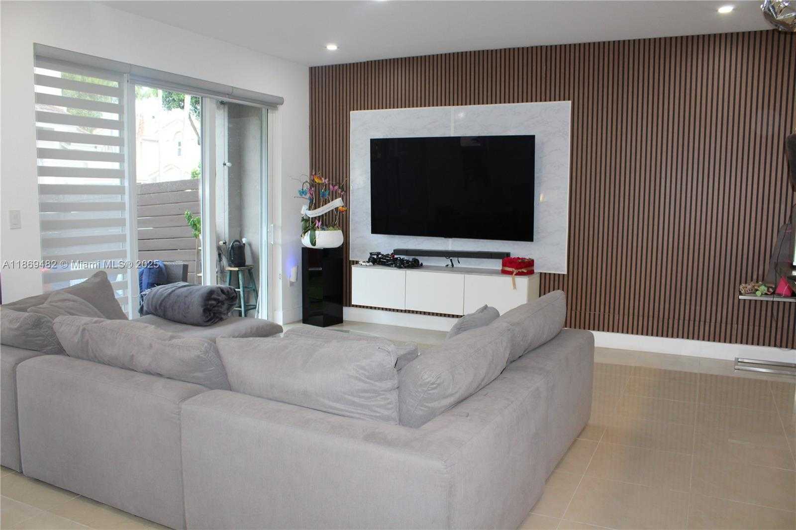 Small Image of 8415 NORTH WEST 108TH PL, Doral Number 6