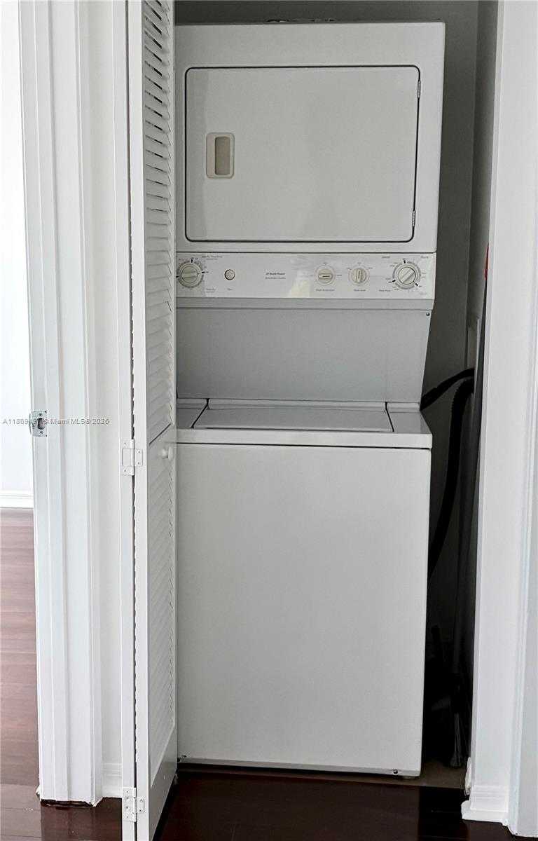 Small Image of 951 BRICKELL AVE #2509, Miami Number 17