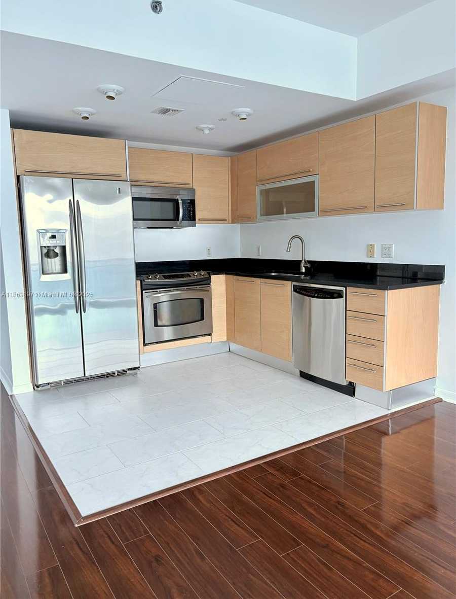 Small Image of 951 BRICKELL AVE #2509, Miami Number 7