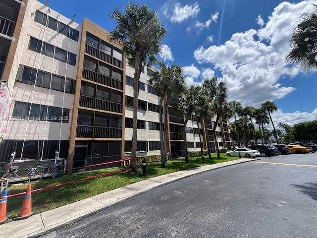 Small Image of 9735 NORTH WEST 52ND ST #117, Doral Number 35