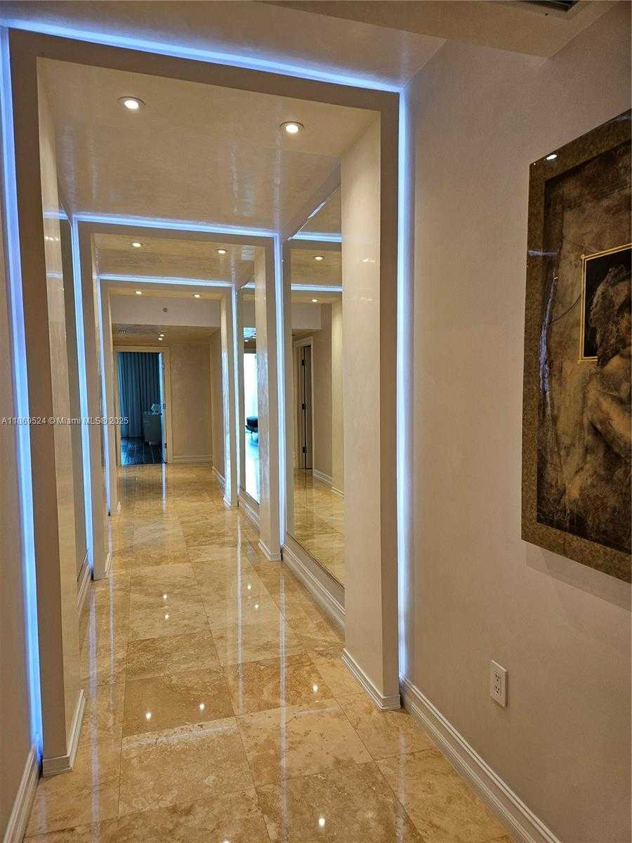 Small Image of 3201 NORTH EAST 183RD ST #2607, Aventura Number 4