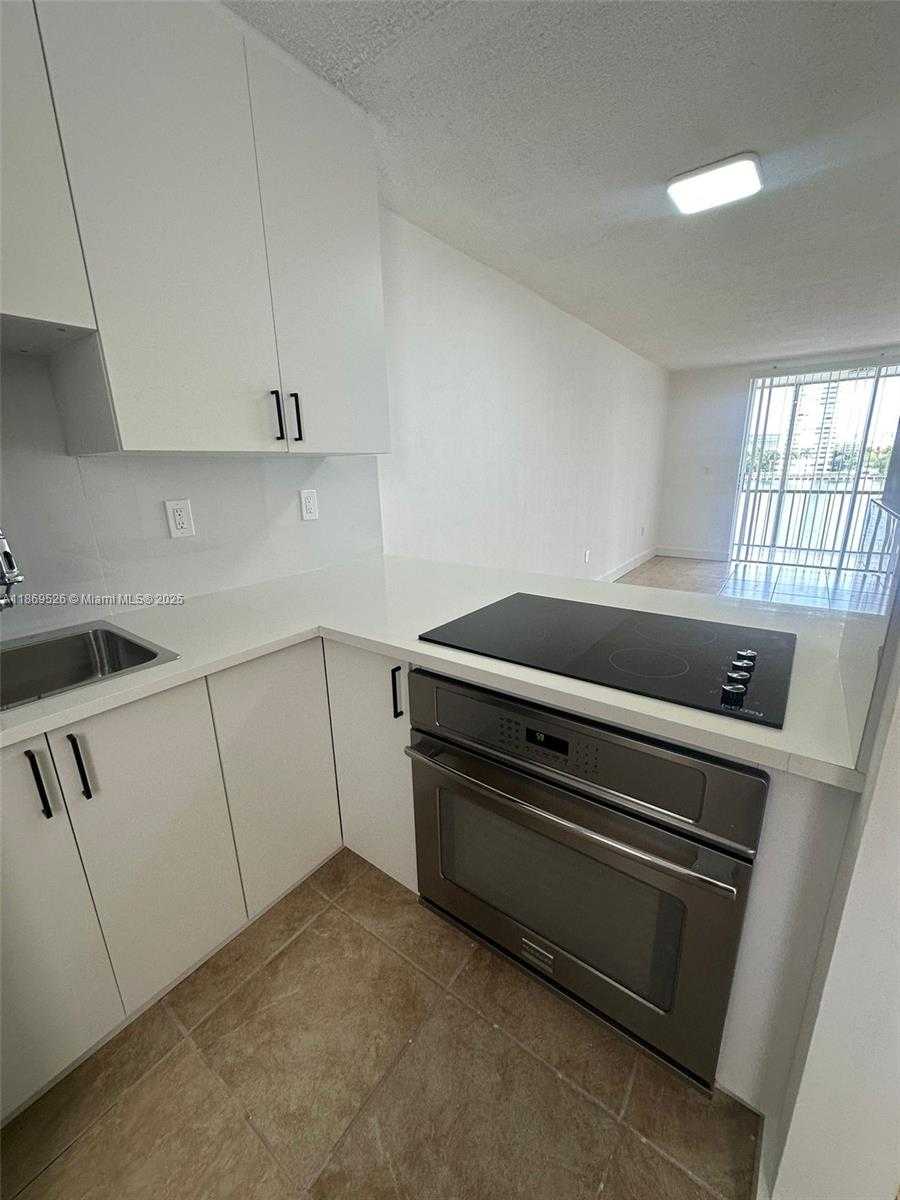 Small Image of 2999 POINT EAST DR #C412, Aventura Number 11