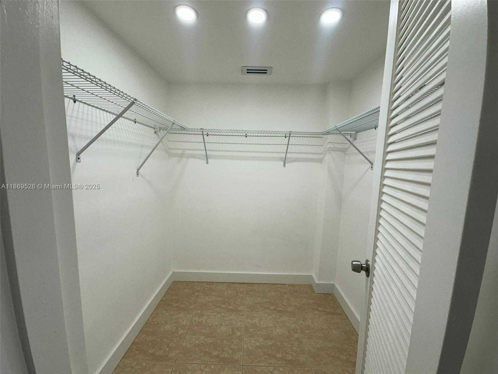 Small Image of 2999 POINT EAST DR #C412, Aventura Number 18