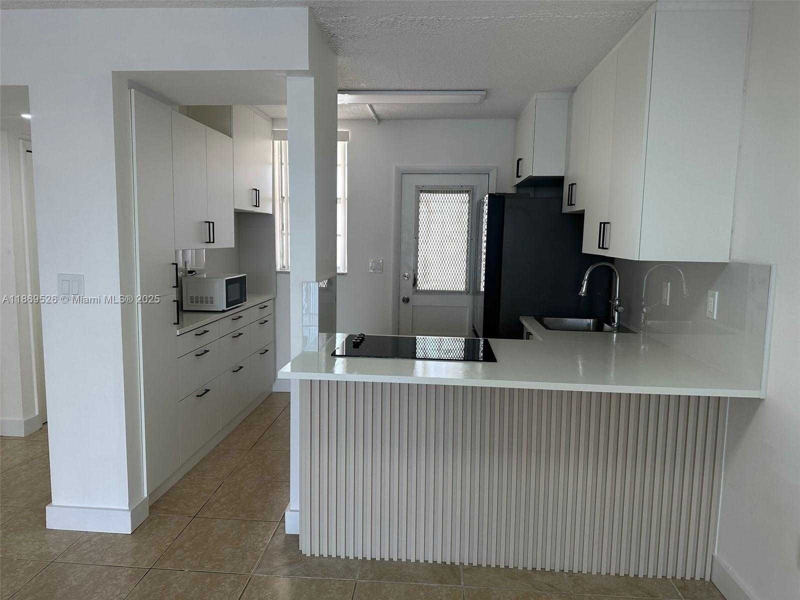 Small Image of 2999 POINT EAST DR #C412, Aventura Number 3