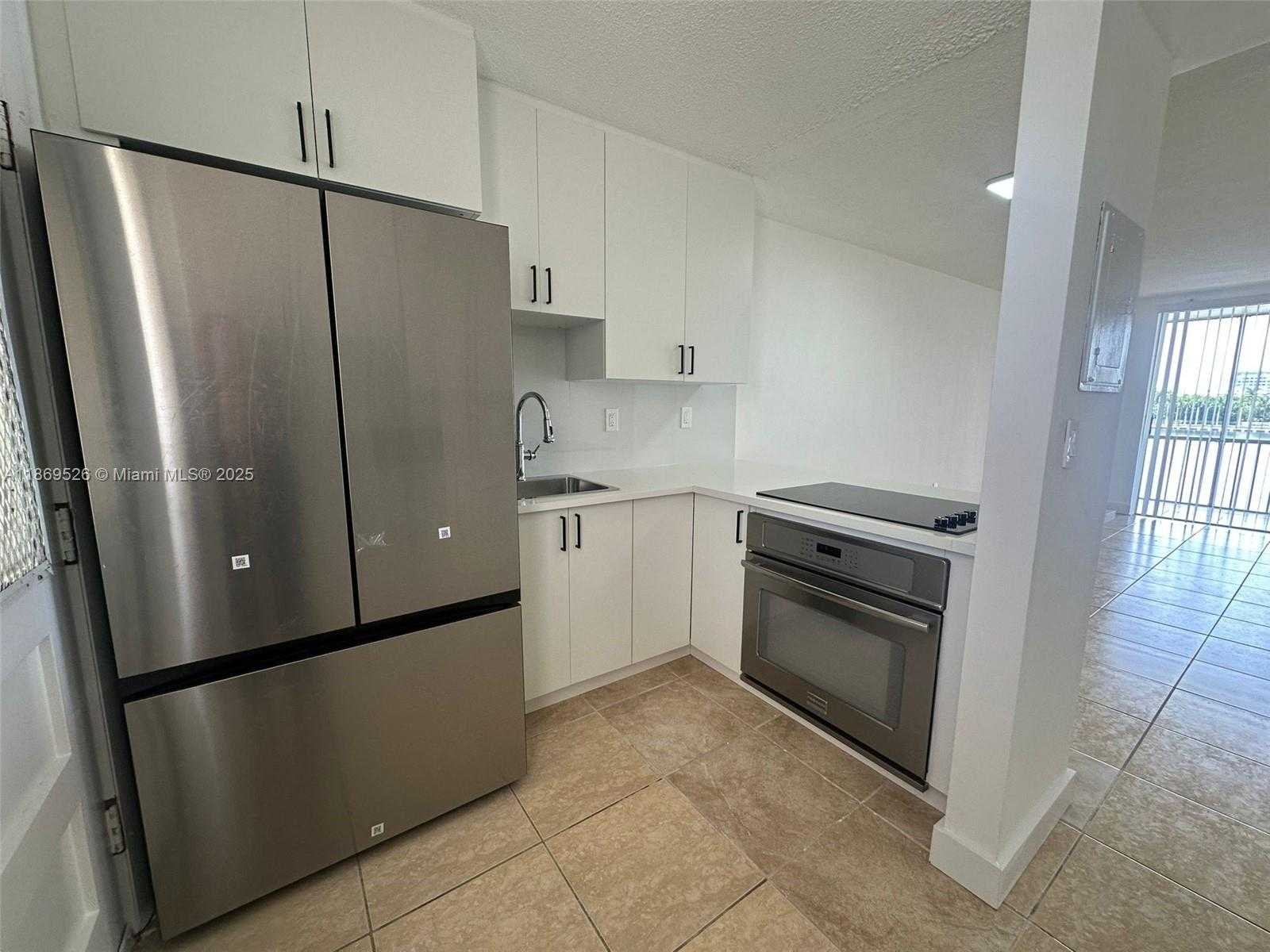 Small Image of 2999 POINT EAST DR #C412, Aventura Number 4
