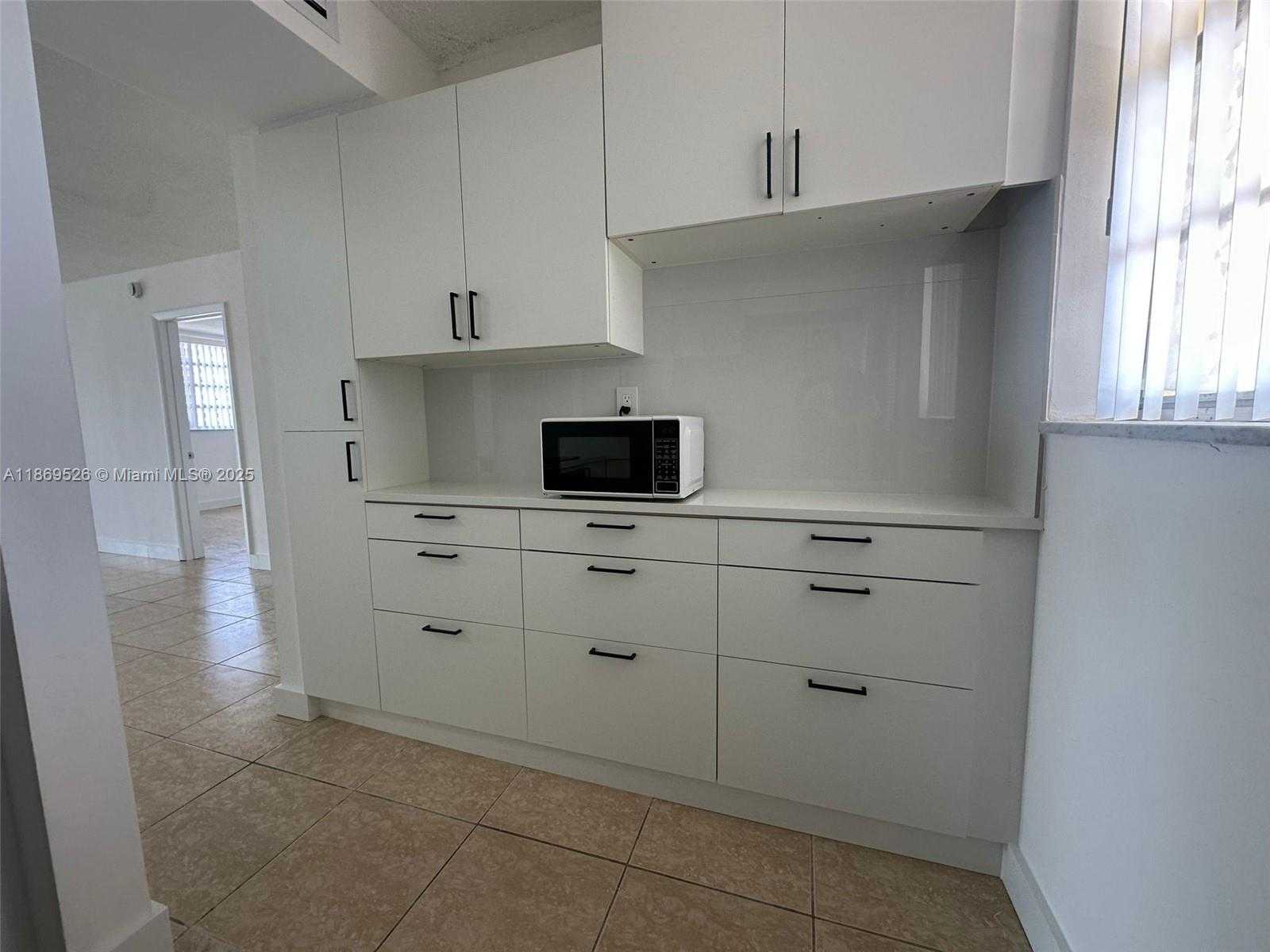 Small Image of 2999 POINT EAST DR #C412, Aventura Number 6