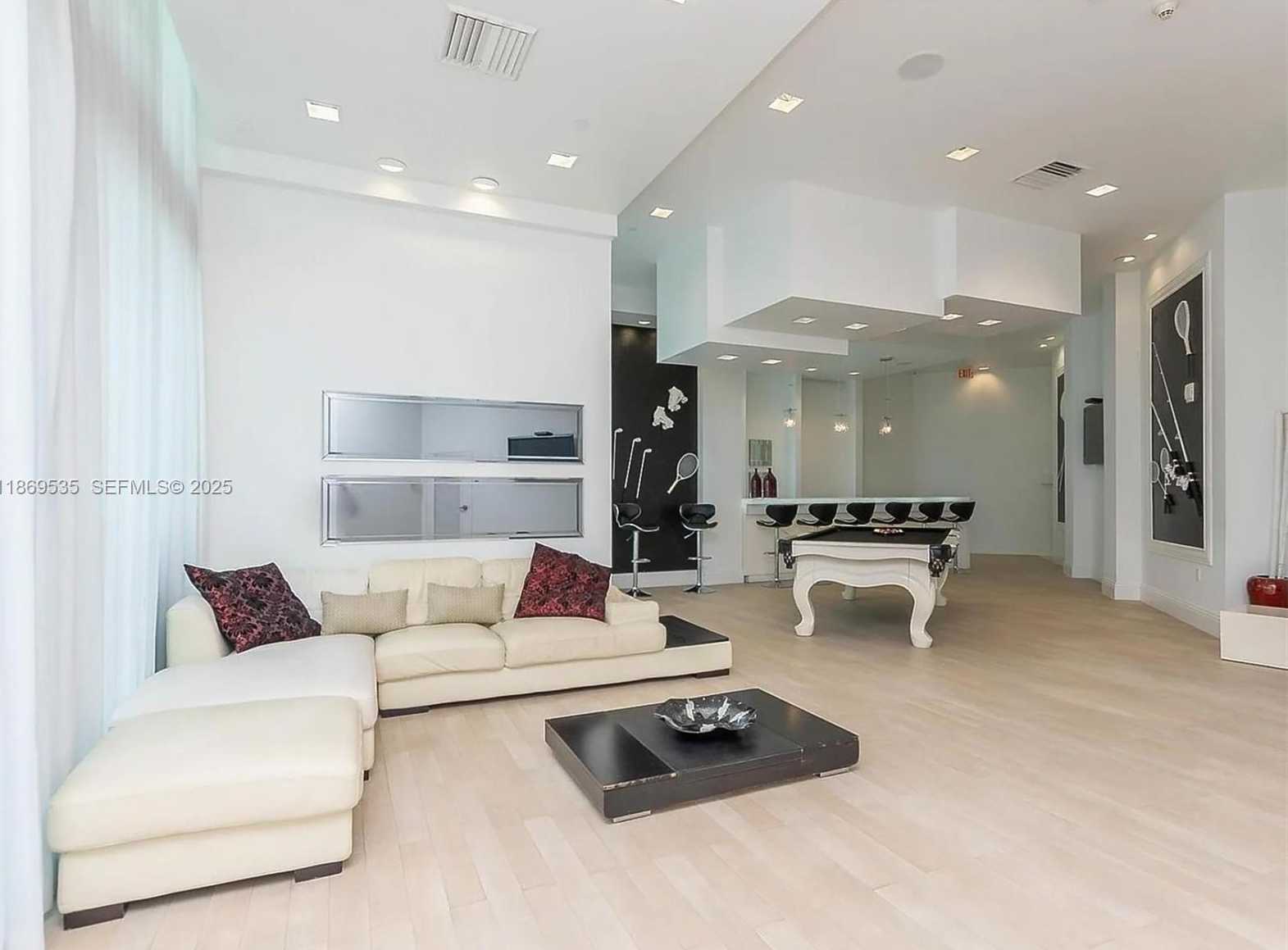 Small Image of 350 SOUTH MIAMI AVE #3501, Miami Number 46