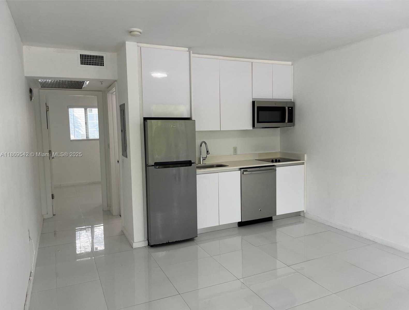 Small Image of 801 15TH ST #204, Miami Beach Number 2