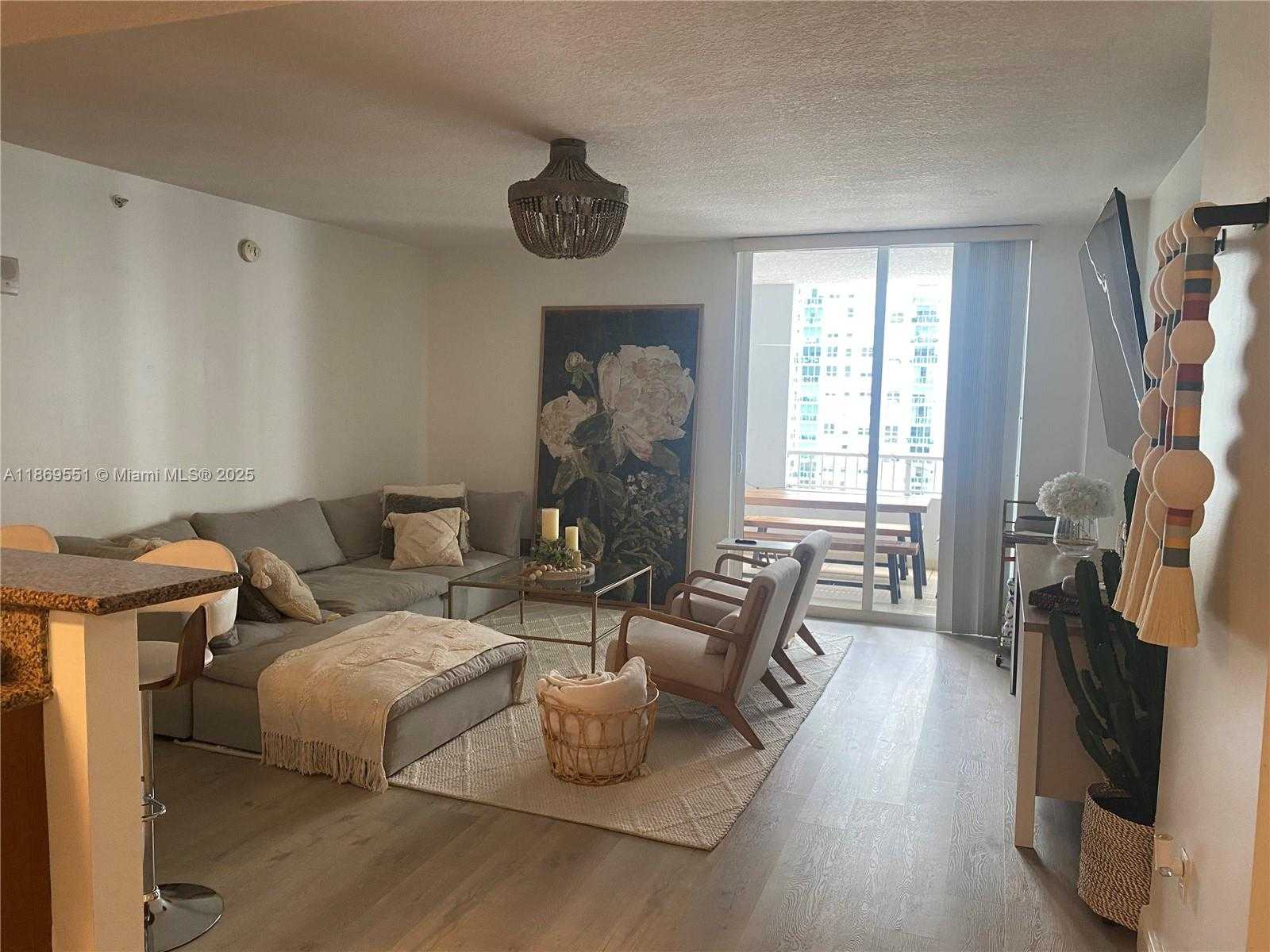 Small Image of 170 SOUTH EAST 14TH ST #1908, Miami Number 4