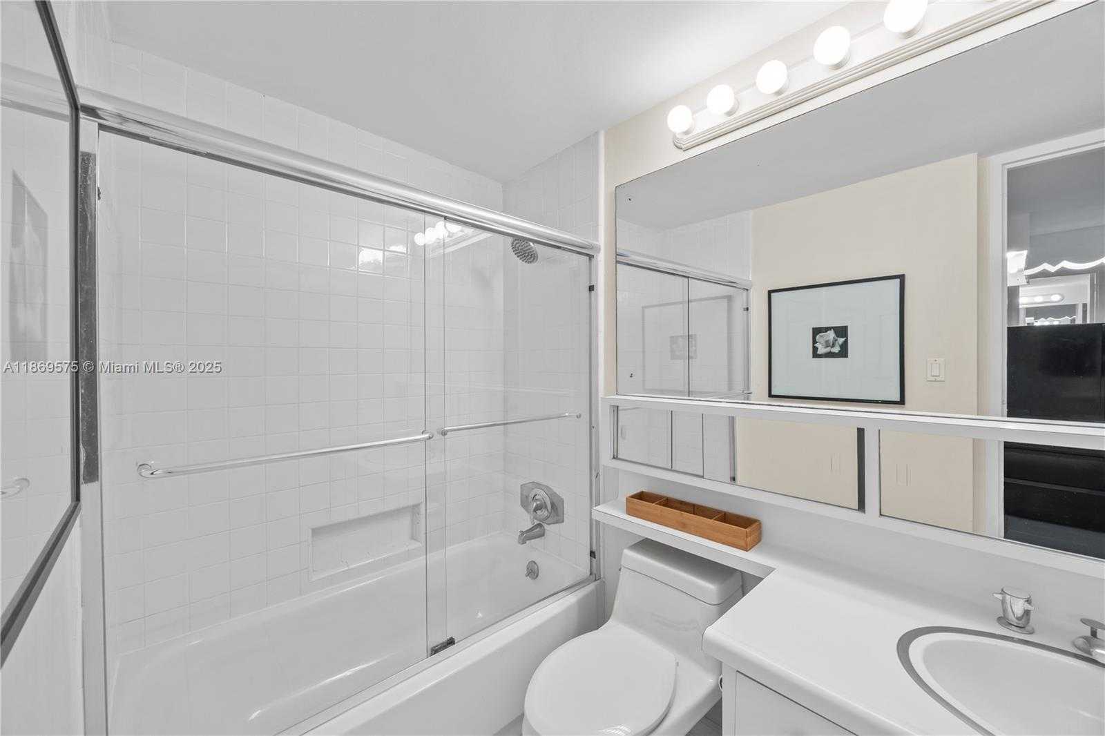 Small Image of 5055 COLLINS AVE #9K, Miami Beach Number 17