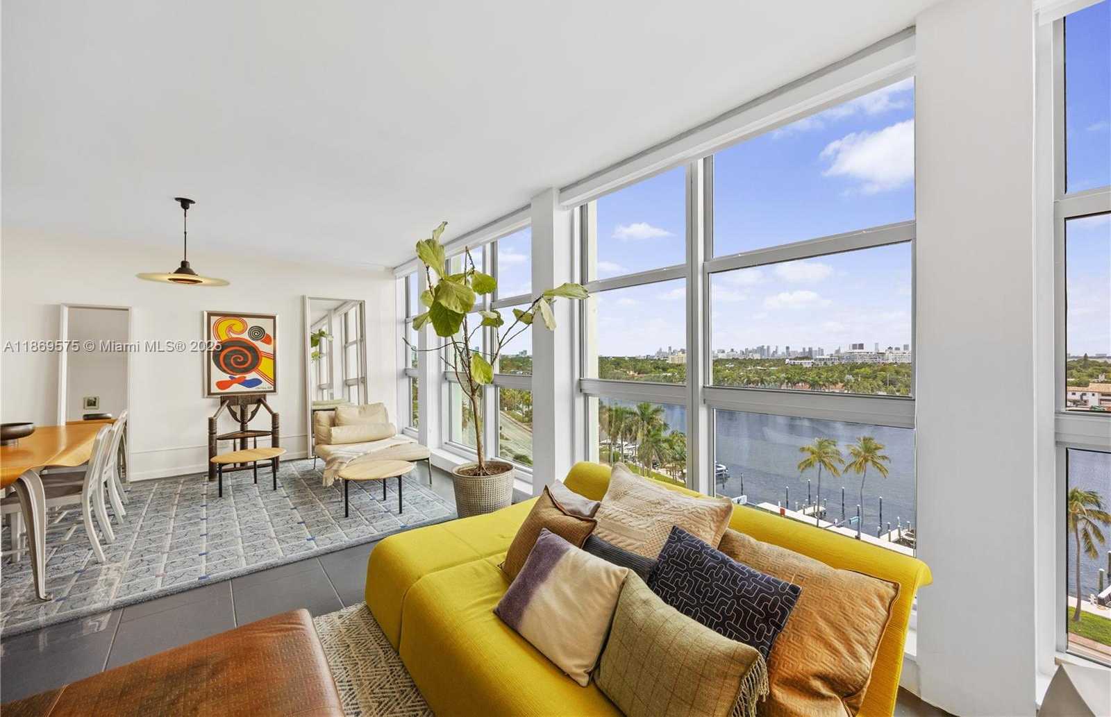 Small Image of 5055 COLLINS AVE #9K, Miami Beach Number 2