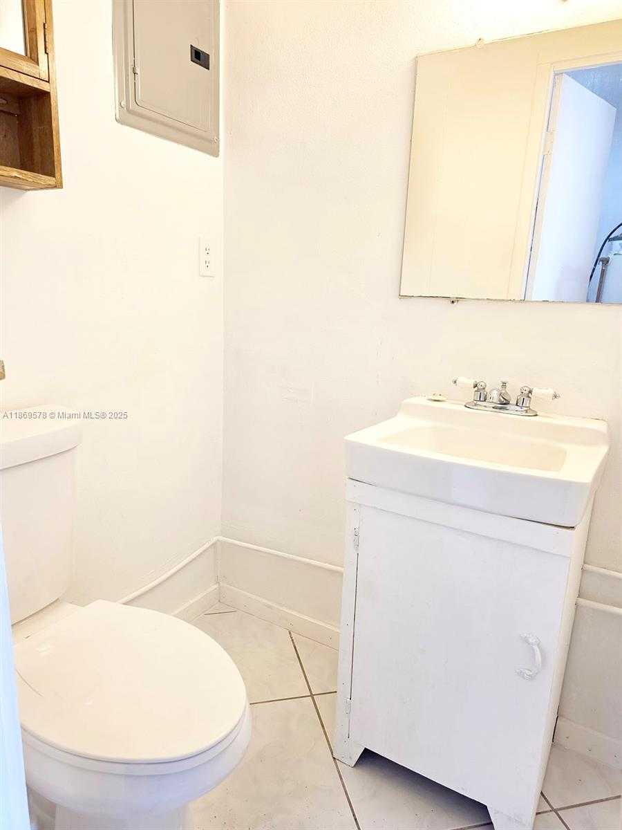 Small Image of 2911 NORTH EAST 9TH AVE, Pompano Beach Number 11
