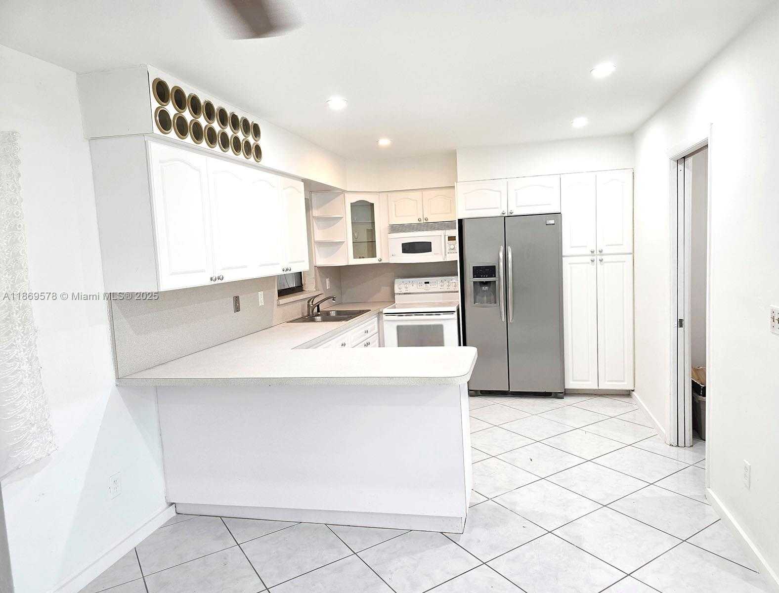 Small Image of 2911 NORTH EAST 9TH AVE, Pompano Beach Number 7