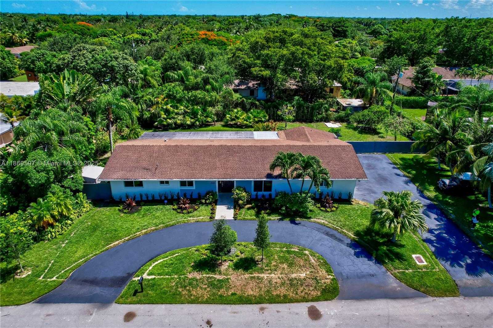 Small Image of 7550 SOUTH WEST 127TH ST, Pinecrest Number 11