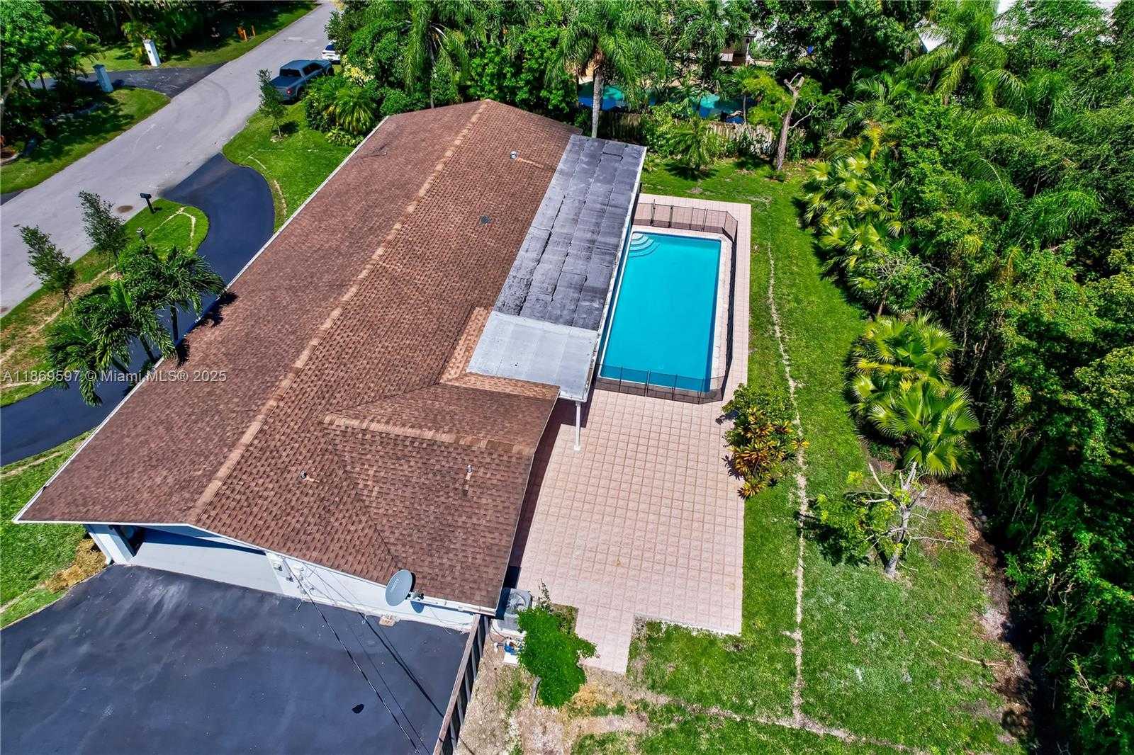 Small Image of 7550 SOUTH WEST 127TH ST, Pinecrest Number 22