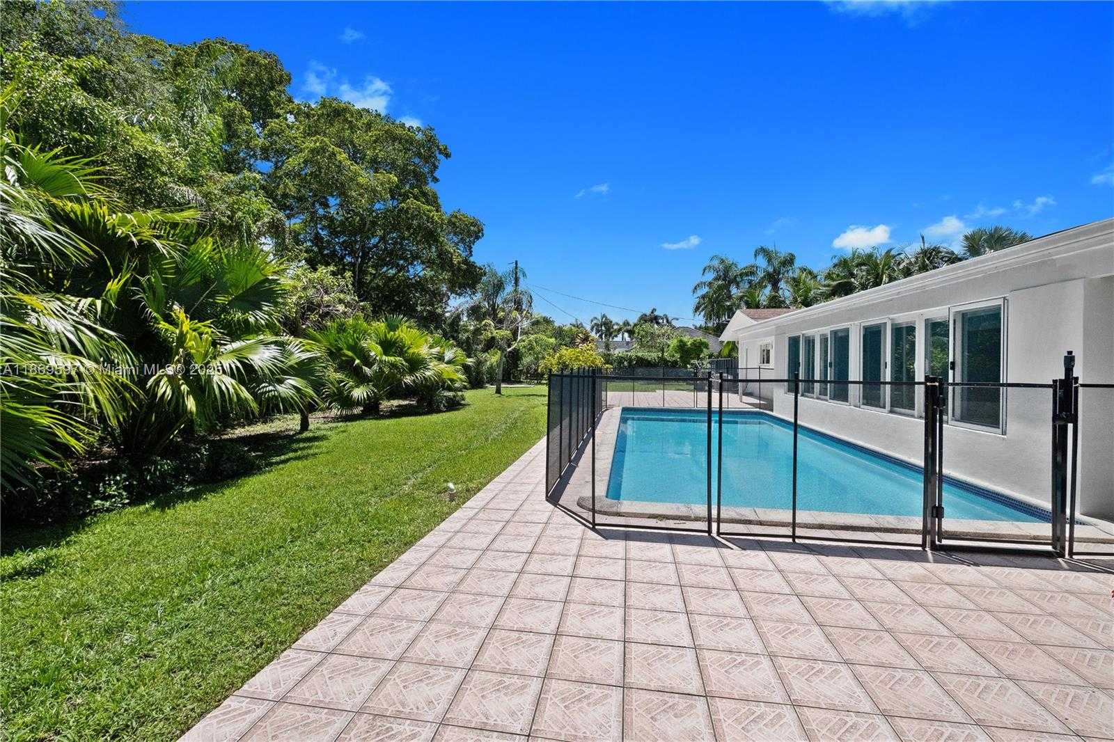 Small Image of 7550 SOUTH WEST 127TH ST, Pinecrest Number 28
